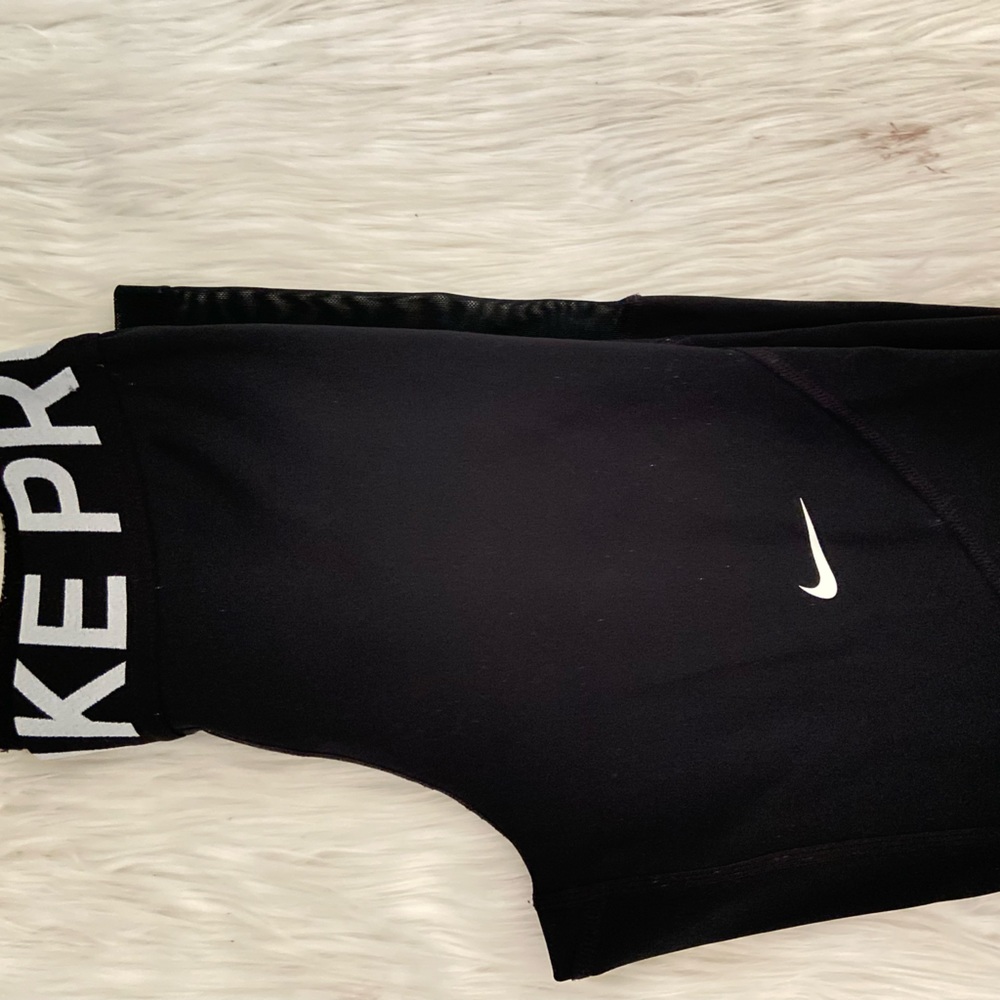 Black Nike pro leggings
